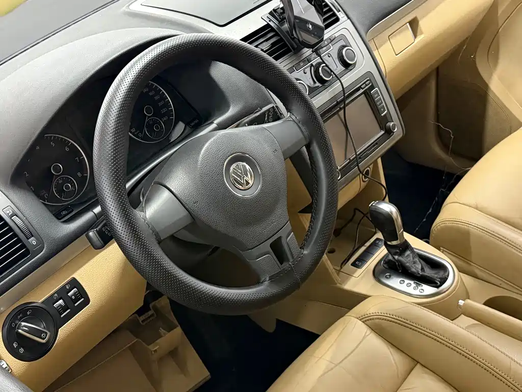 Volkswagen Touran — миниатюра 3