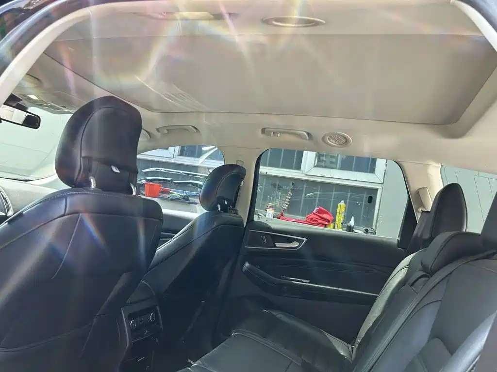 Ford Edge — миниатюра 13
