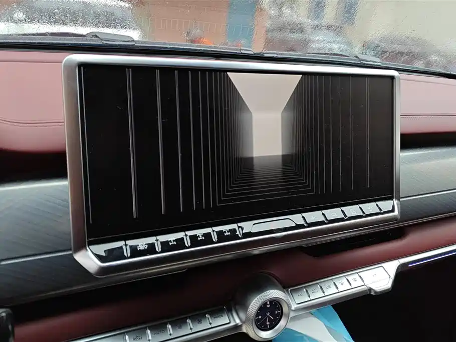 TANK TANK 700 NEW ENERGY