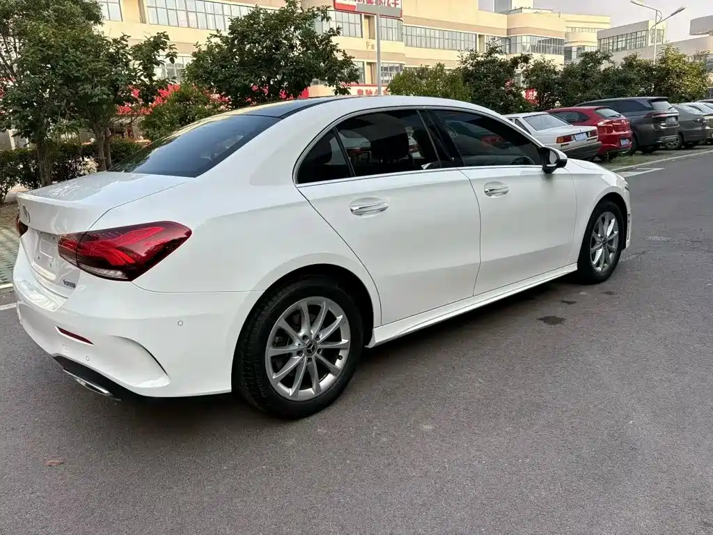 Mercedes-Benz A-Class — миниатюра 7