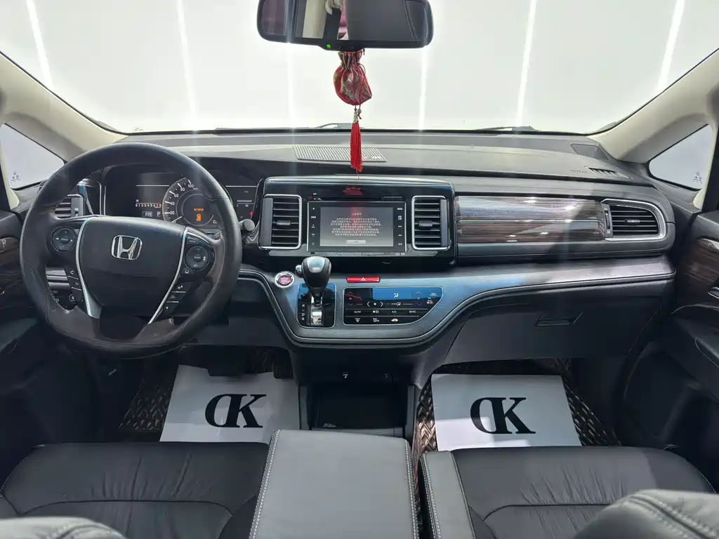 Honda Elysion 2016 2.4L