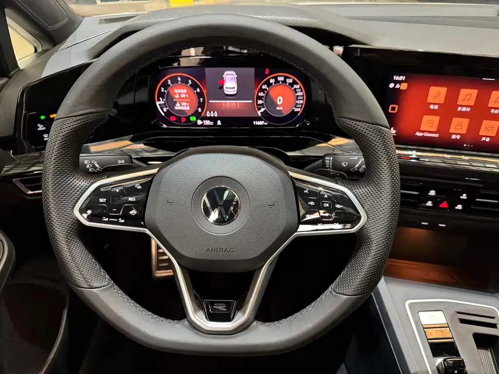 Volkswagen Golf — миниатюра 13