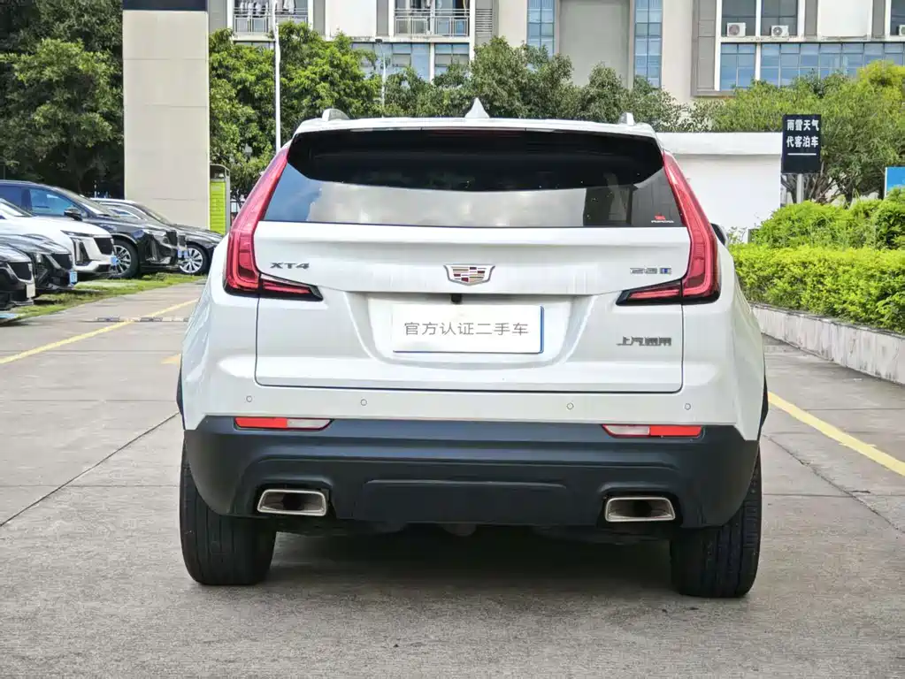 Cadillac XT4 2022 28T