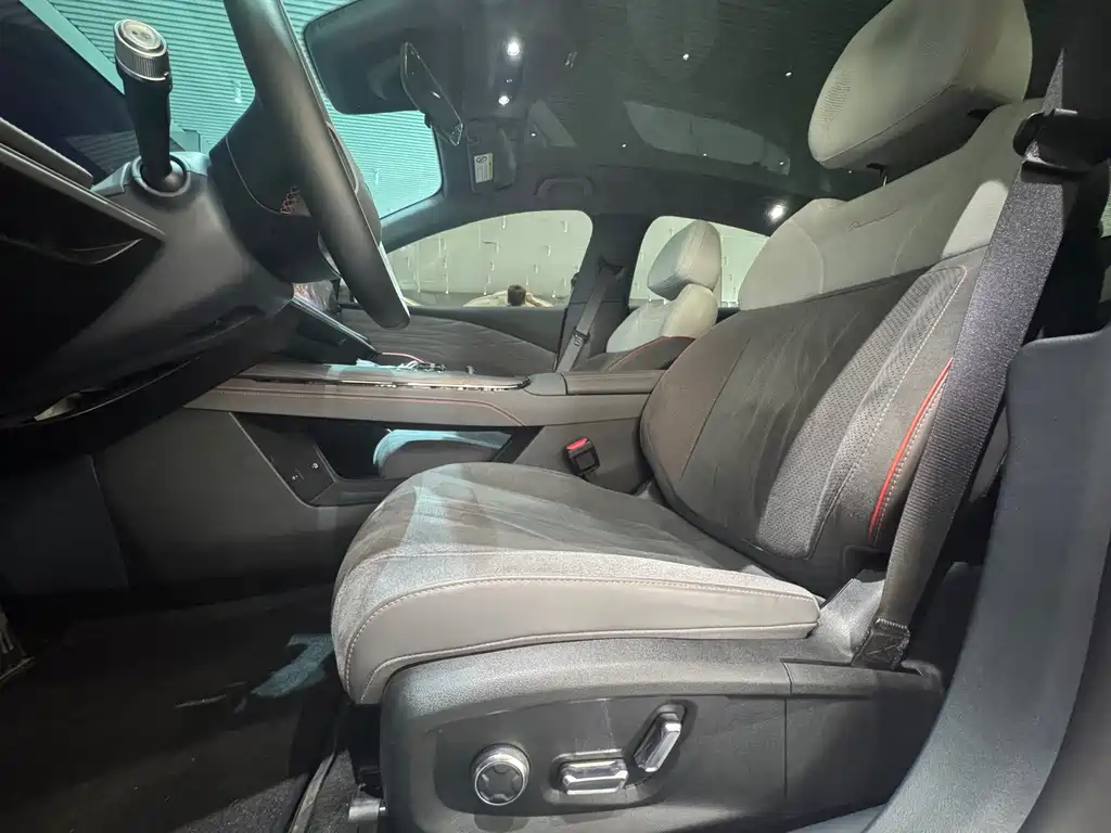 GEELY GALAXY GALAXY E8