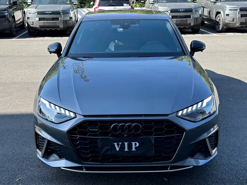 Audi A4L 2024 40 TFSI quattro RS
