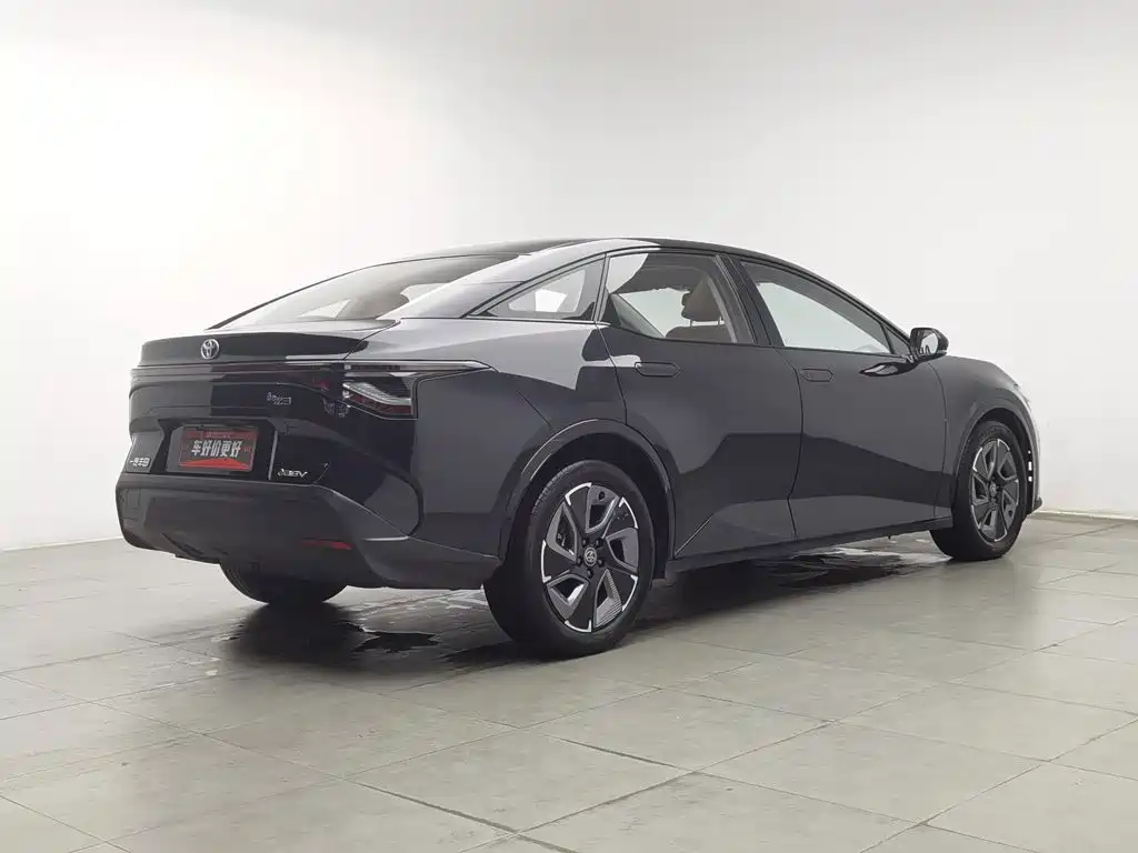 Toyota bZ3 — миниатюра 2