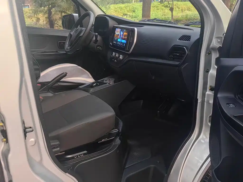 Changan EM60 2025 Comfort 6 мест 300km