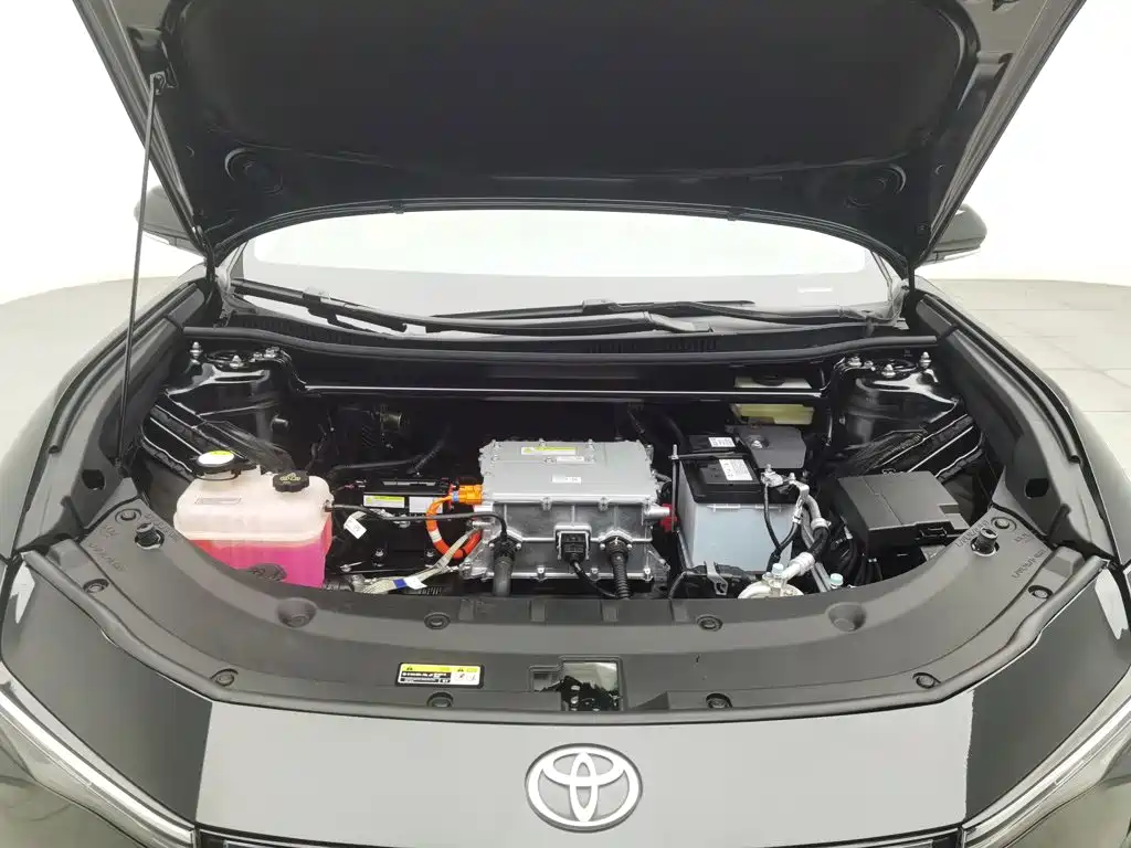 Toyota bZ3 — миниатюра 6