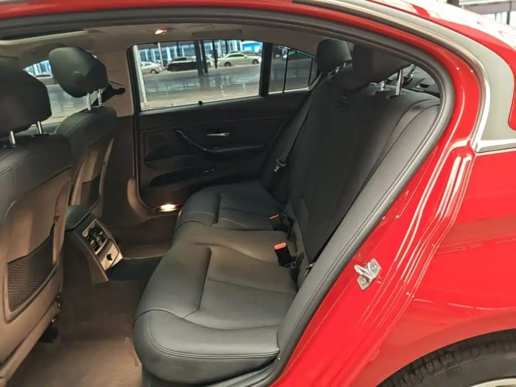 BMW 3 Series — миниатюра 17