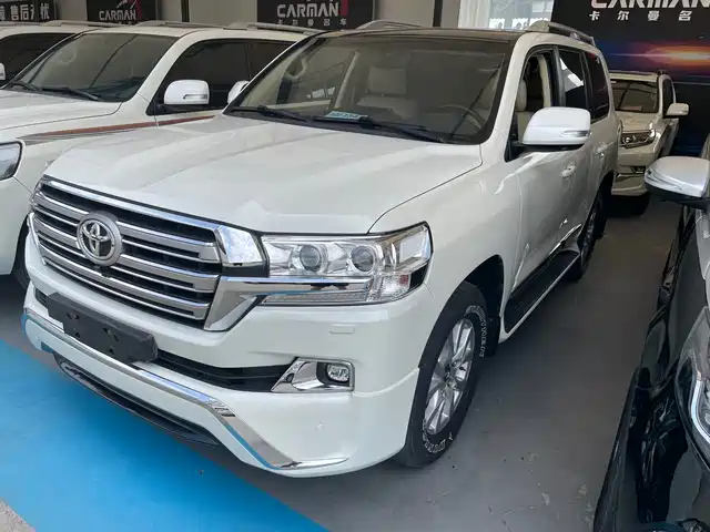 TOYOTA LAND CRUISER 2017