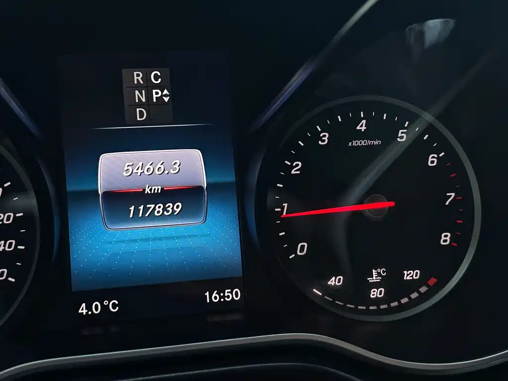 MERCEDES-BENZ V CLASS