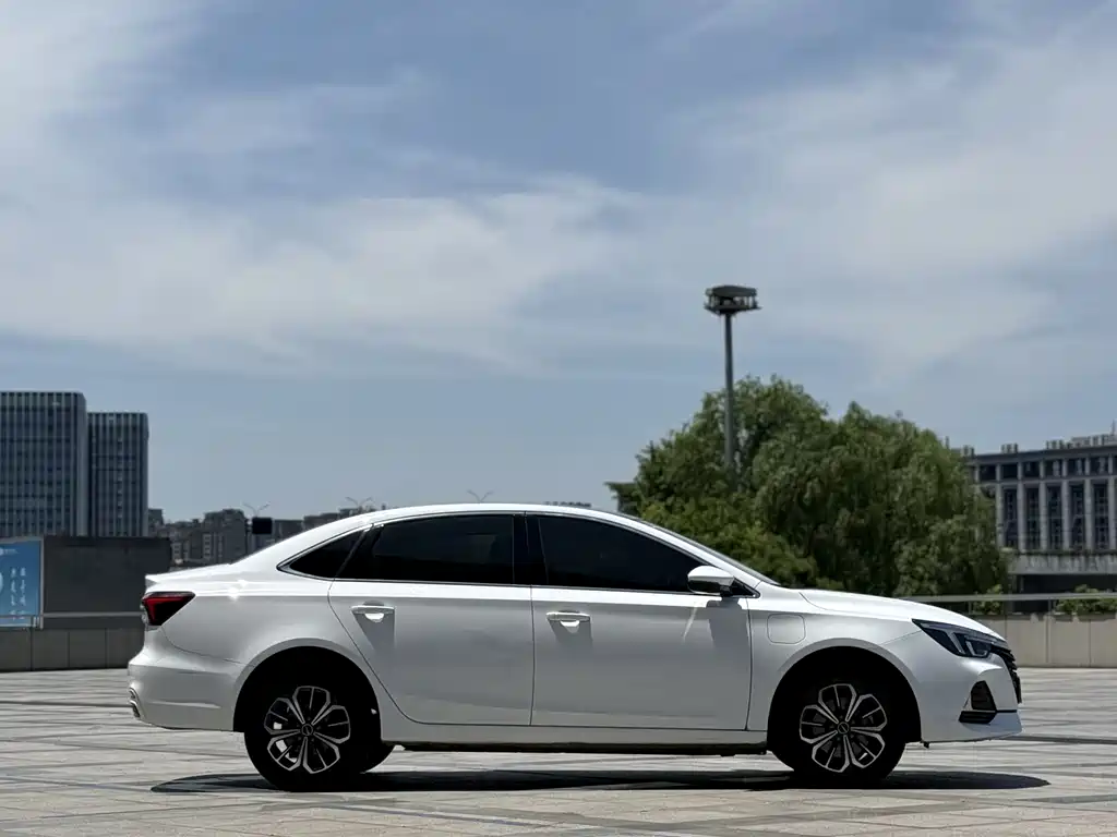 Roewe i6 MAX 2020 300TGI AT