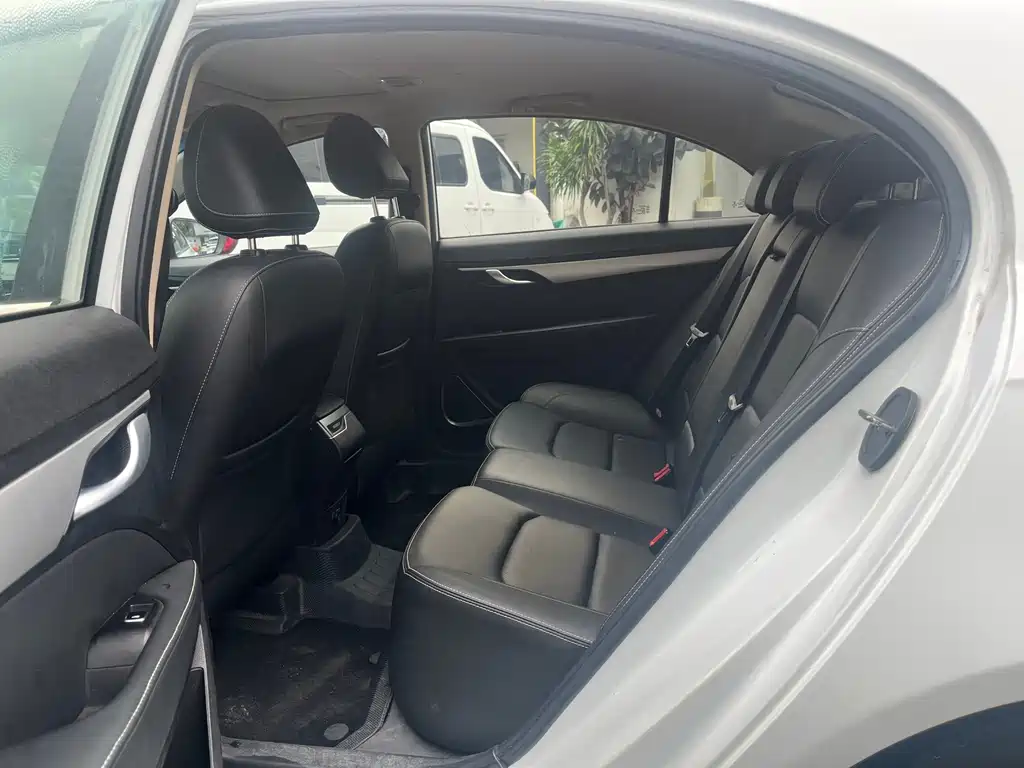 Geely Emgrand — миниатюра 11