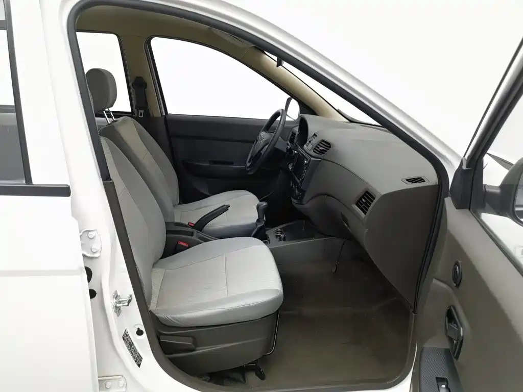 Wuling Hongguang — миниатюра 23