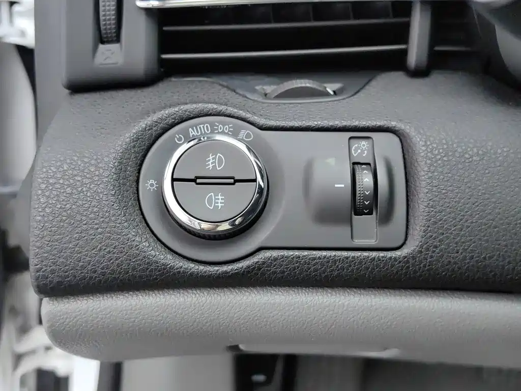 Chevrolet Malibu — миниатюра 21