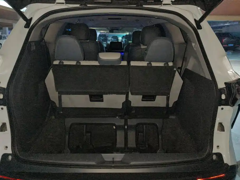 Toyota Granvia — миниатюра 4