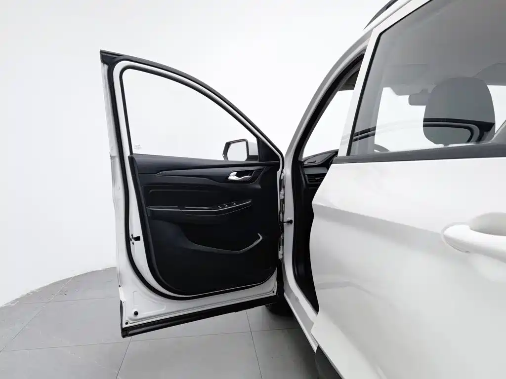 Wuling Hongguang S3 — миниатюра 8