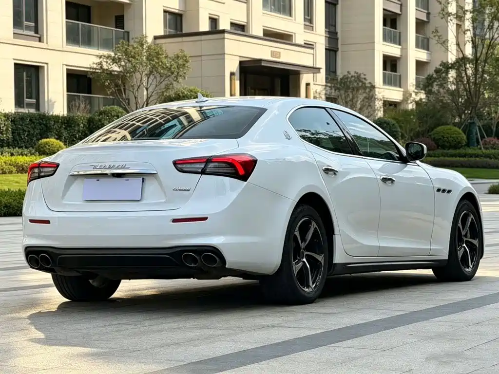 Maserati Ghibli — миниатюра 7