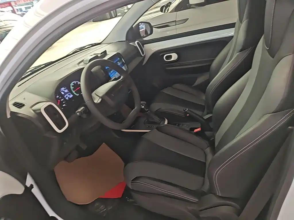 Roewe Clever — миниатюра 15