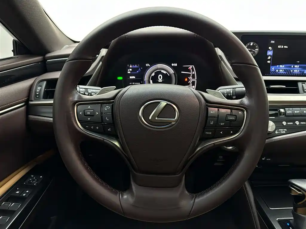 Lexus ES 2020 300h