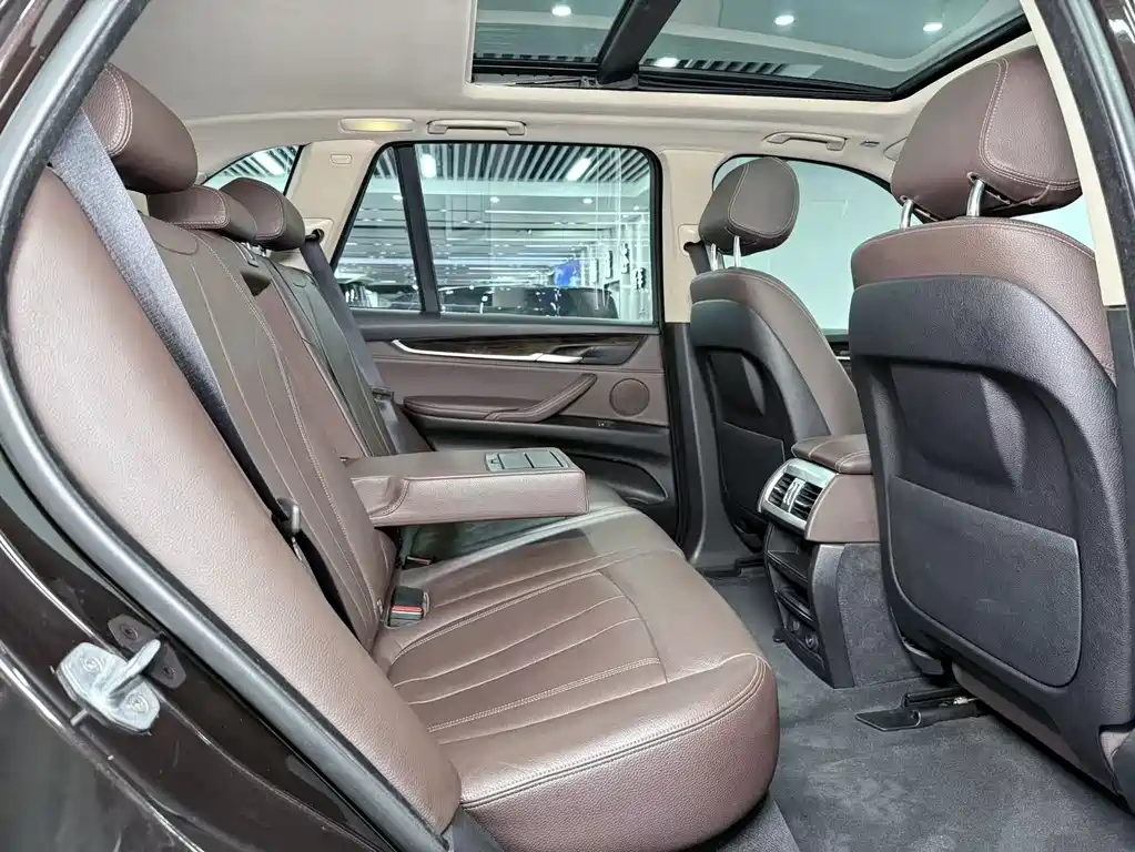 BMW X5 (Import) — миниатюра 13
