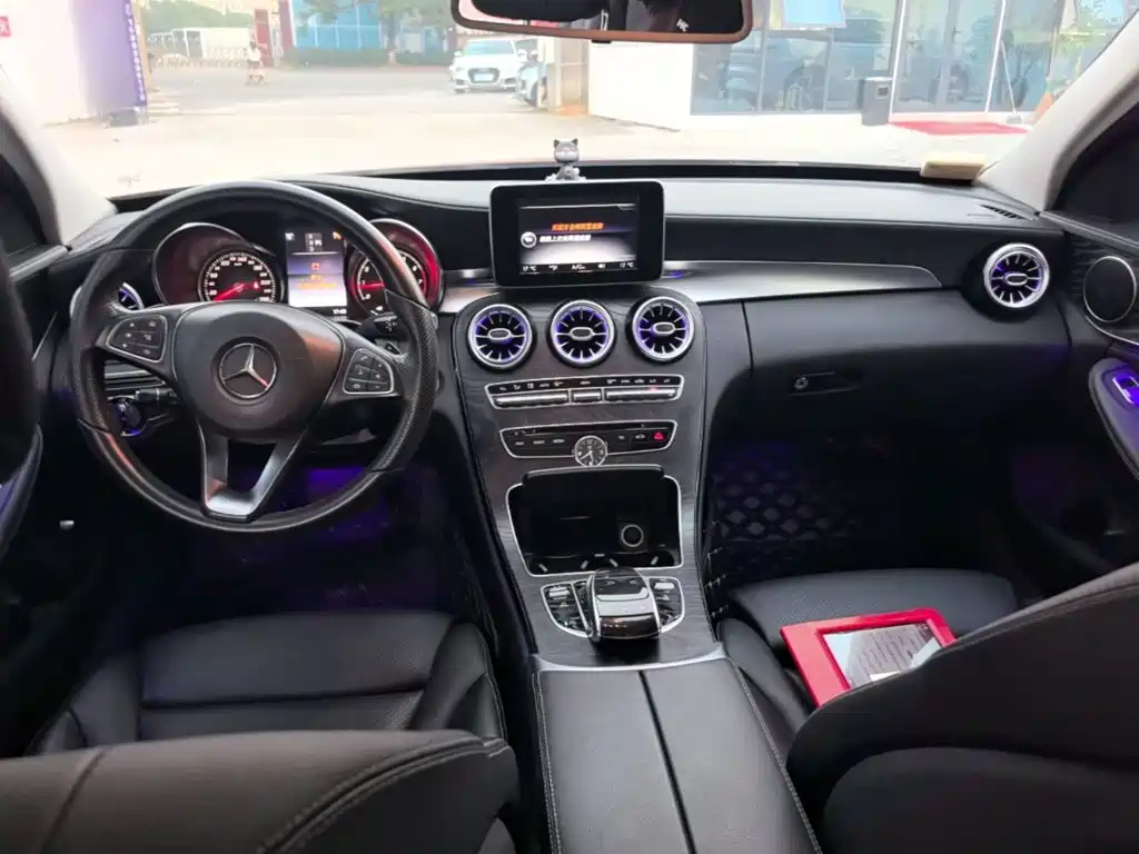 Mercedes-Benz C-Class — миниатюра 10