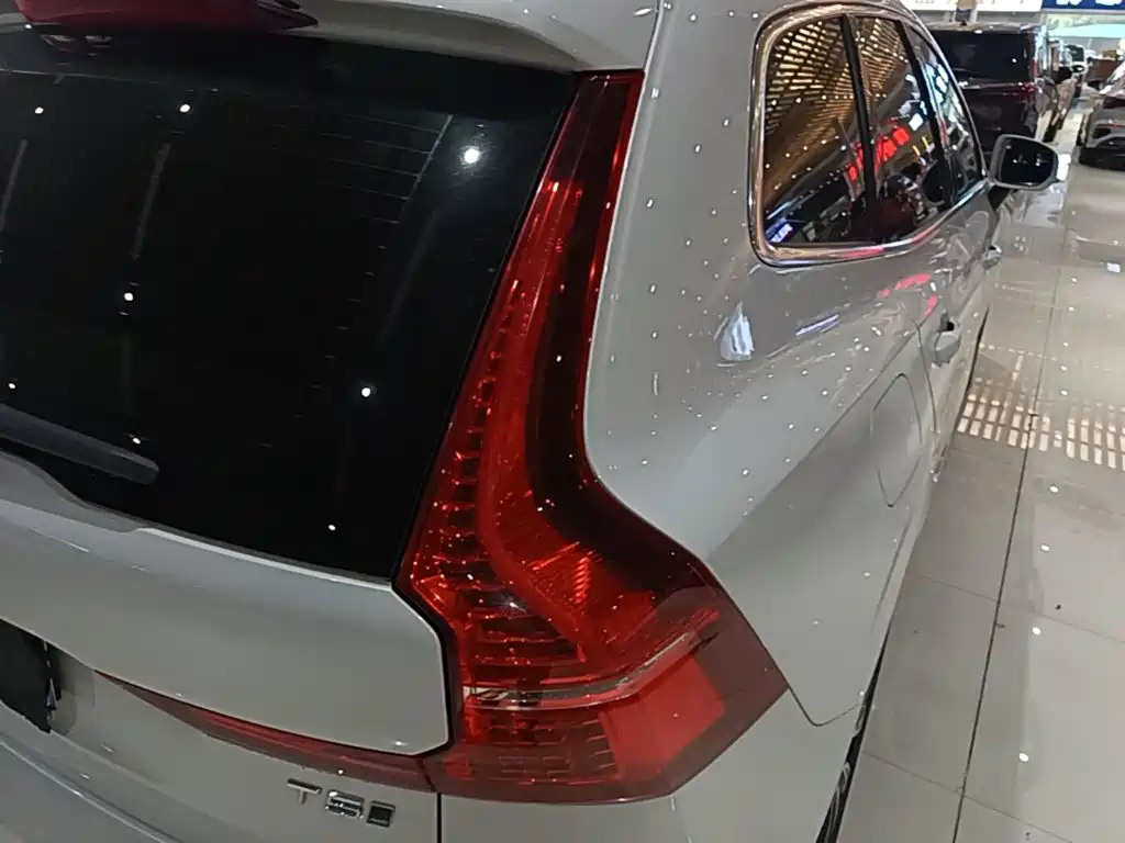 Volvo XC60 2021 T5 Luxury