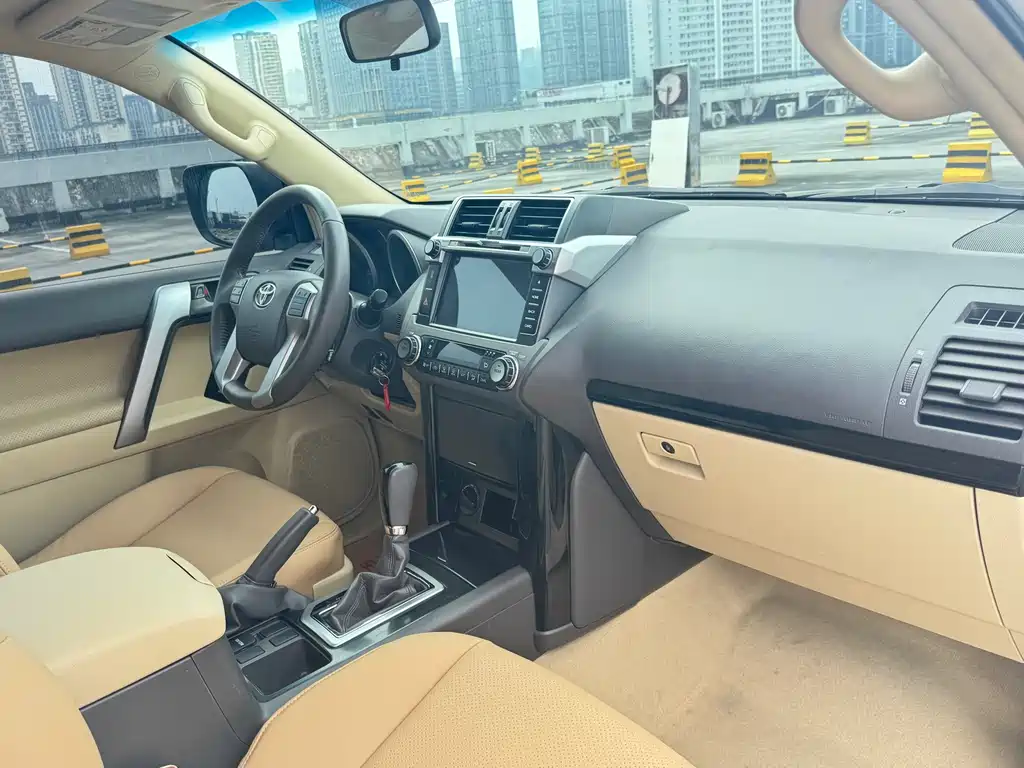 Toyota Land Cruiser Prado 2015 2.7L AT