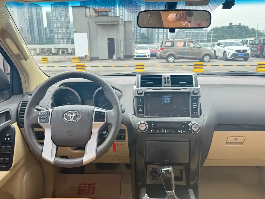 Toyota Land Cruiser Prado 2015 2.7L AT