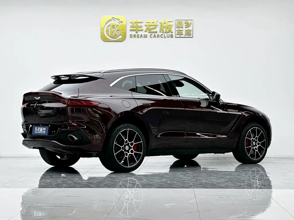 Aston Martin DBX — миниатюра 4