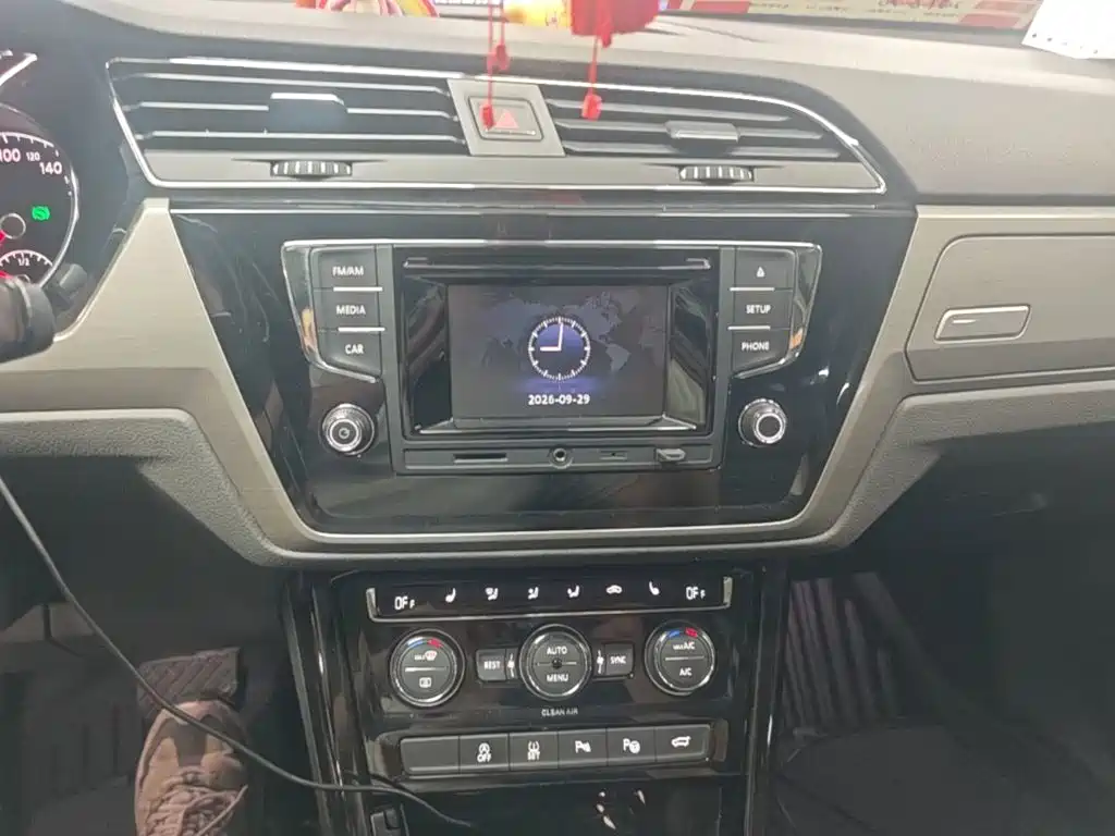 Volkswagen Touran — миниатюра 13
