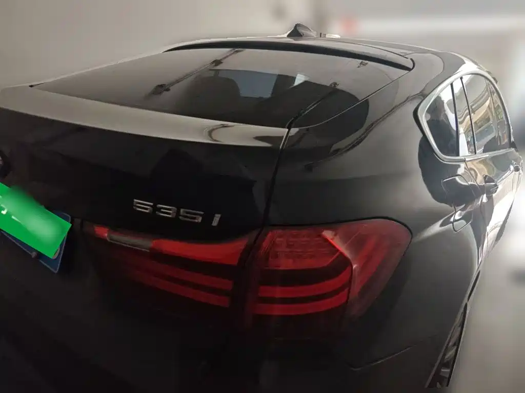 BMW 5 Series GT — миниатюра 5