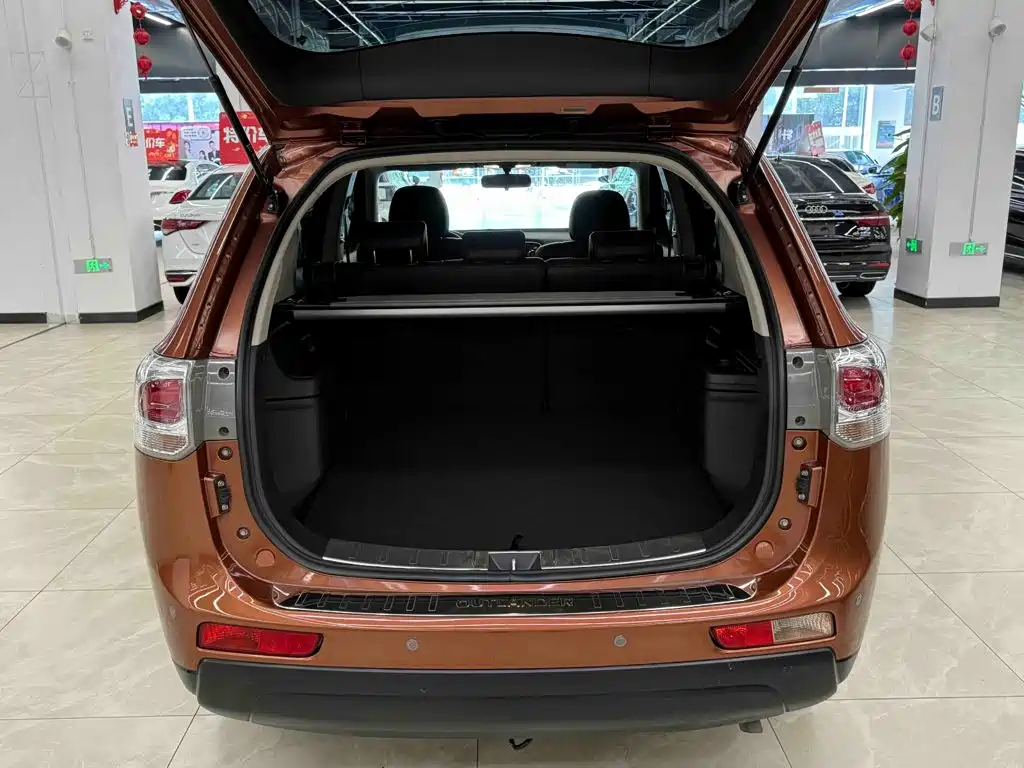 Mitsubishi Outlander (Import) — миниатюра 19