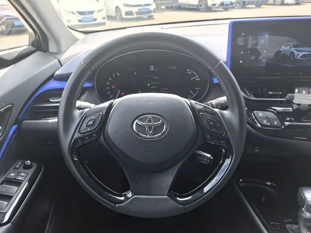 Toyota C-HR — миниатюра 11