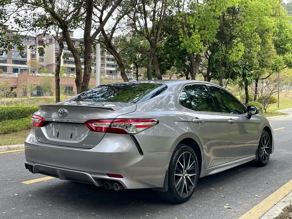 TOYOTA CAMRY