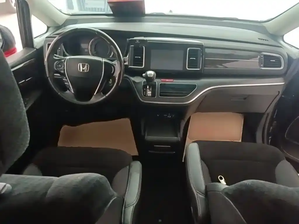 Honda Elysion — миниатюра 10