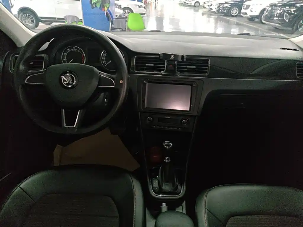 Skoda Rapid Spaceback — миниатюра 10
