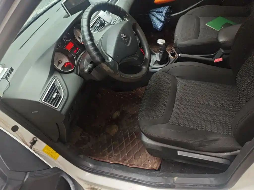 Peugeot 308 — миниатюра 8
