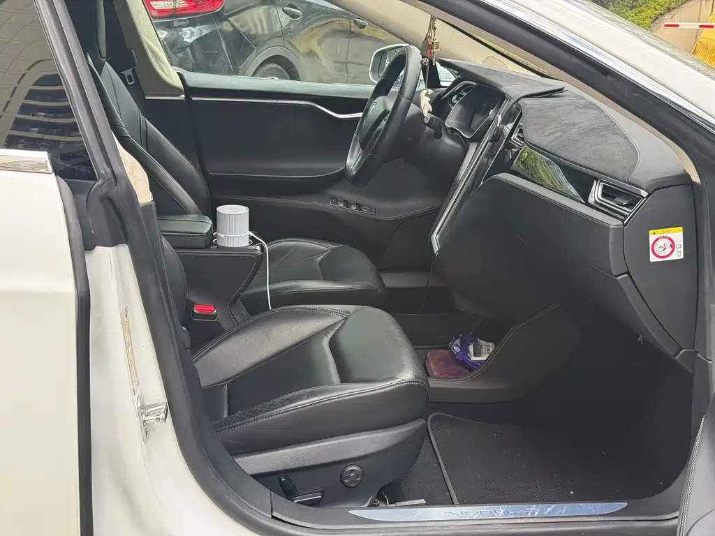 Tesla Model S — миниатюра 7