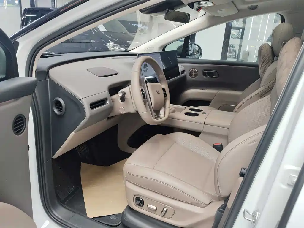 Li Auto i8 2025 Standard