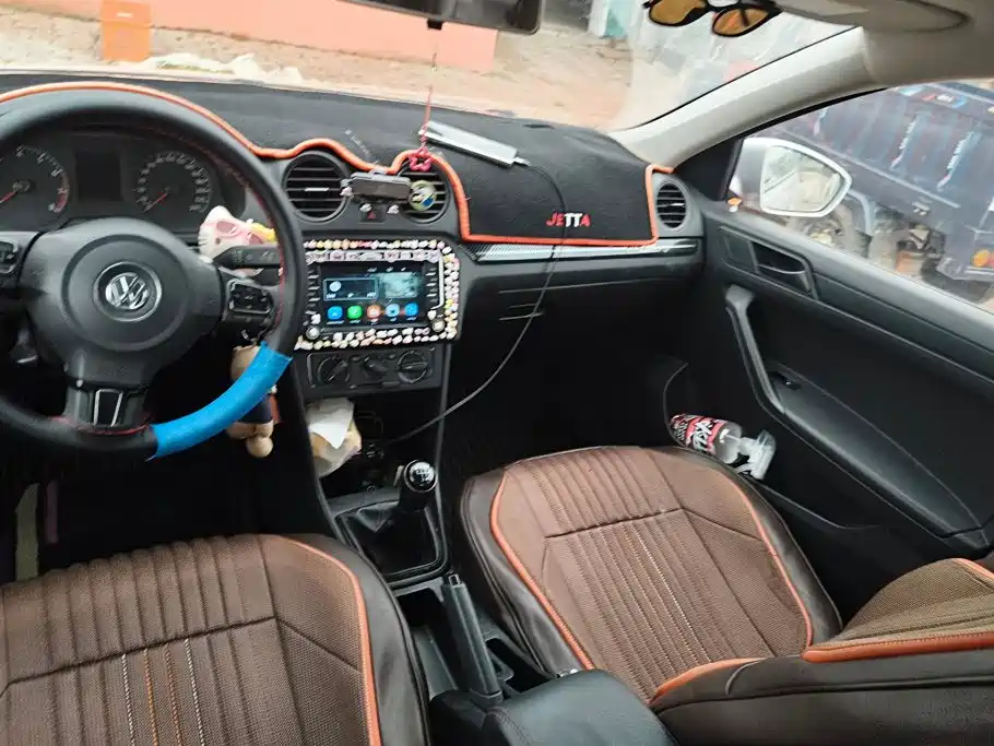 Volkswagen Jetta — миниатюра 12