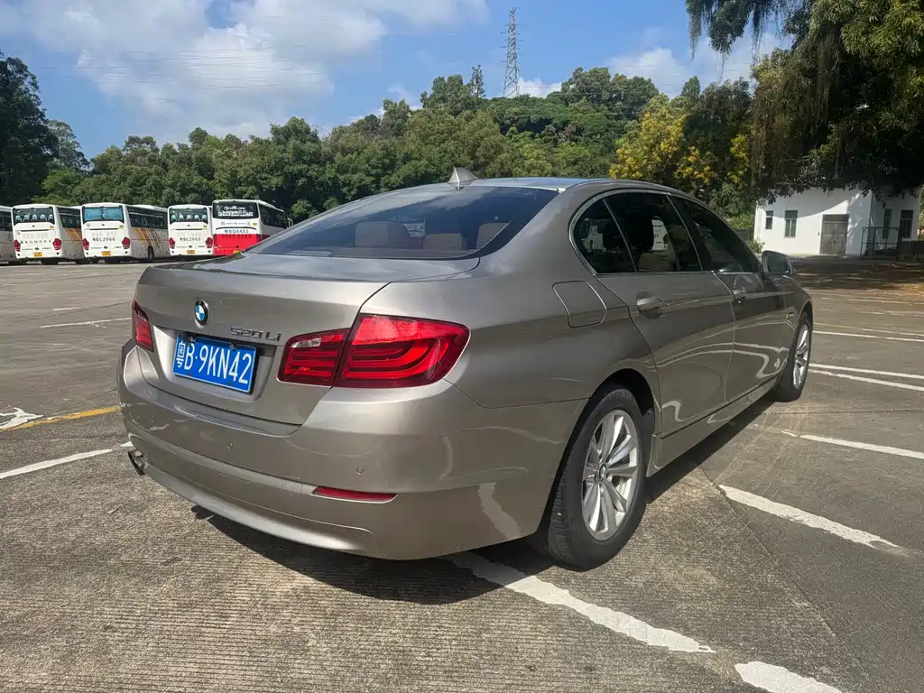 BMW 5 Series — миниатюра 5