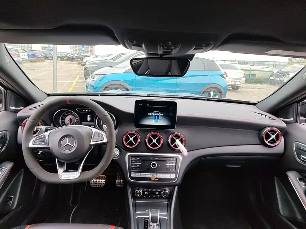 Mercedes-Benz GLA AMG — миниатюра 10