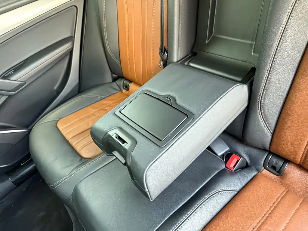 Audi Q5L — миниатюра 38