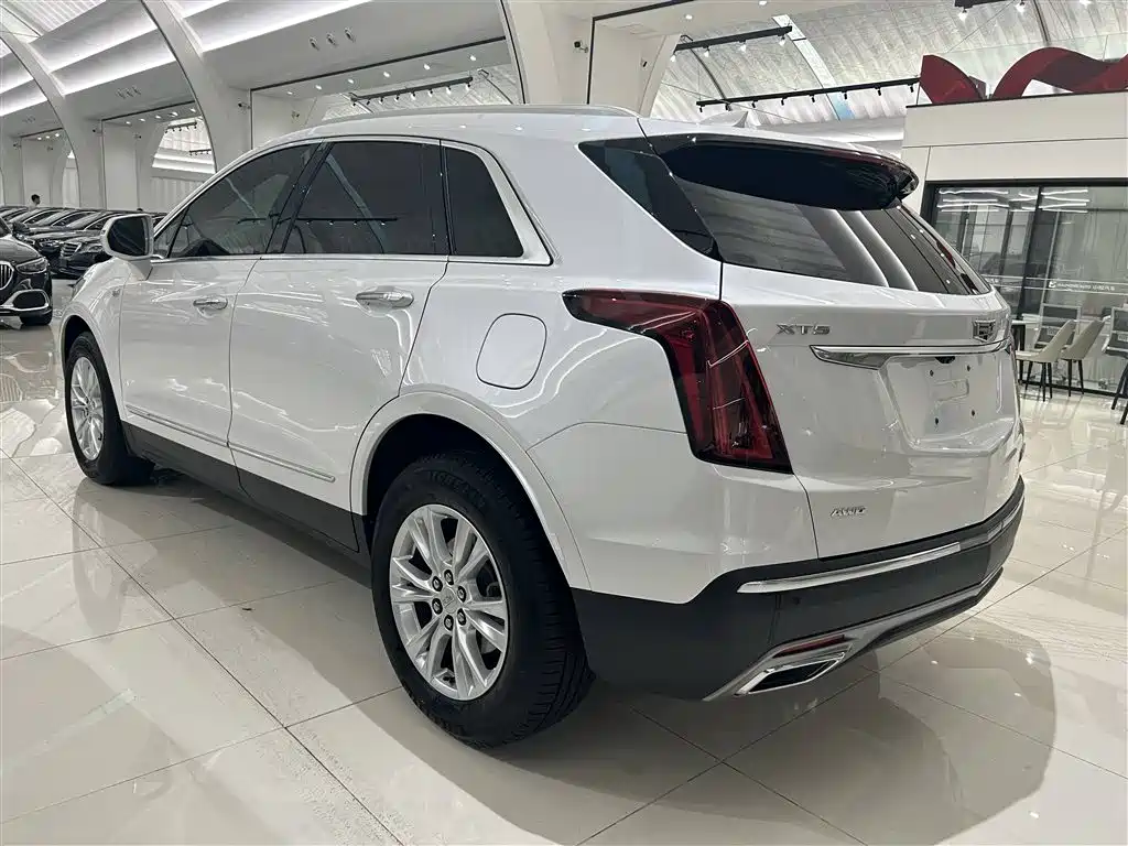 CADILLAC XT5