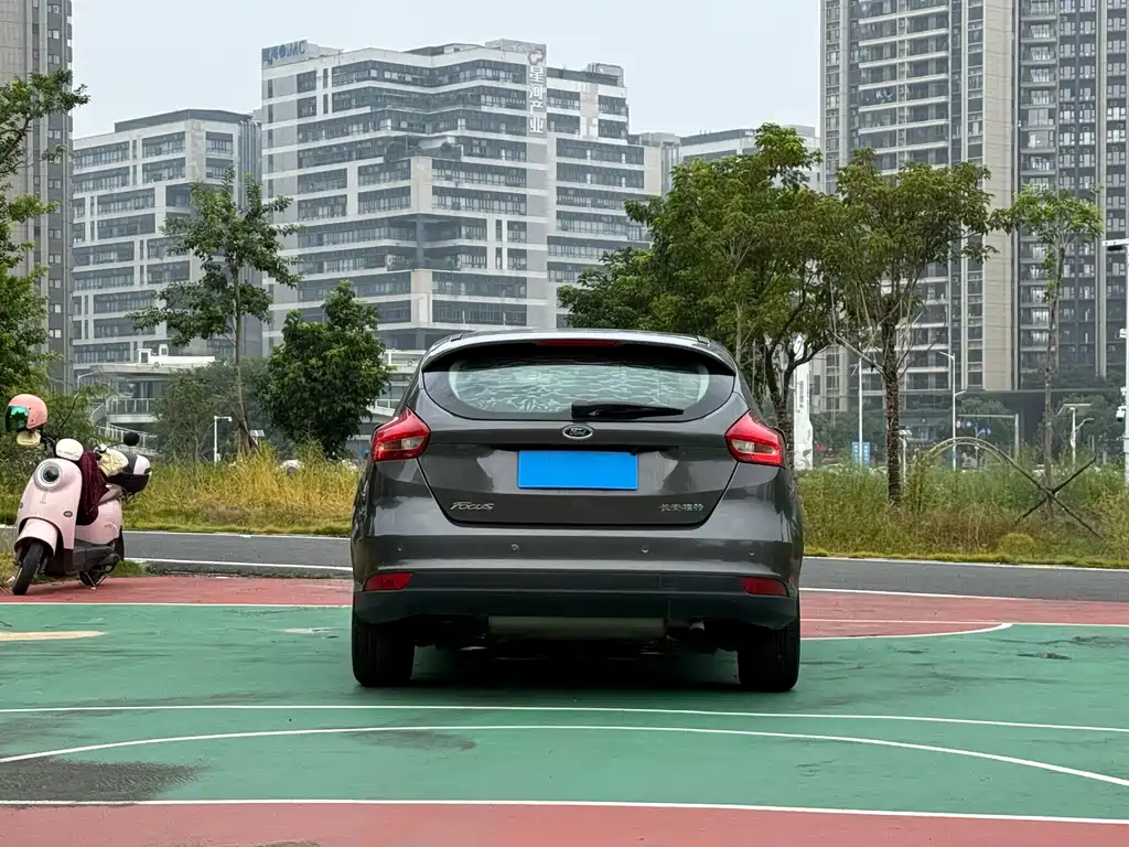 Ford Focus — миниатюра 5