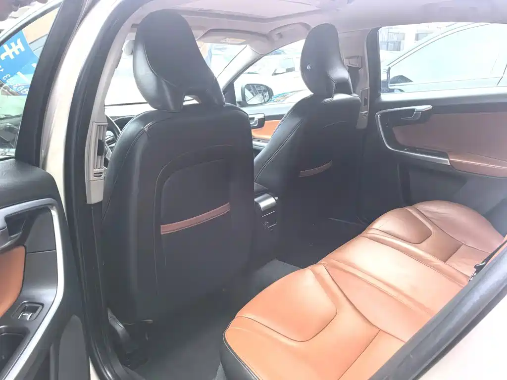 Volvo S60 — миниатюра 4