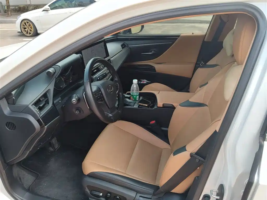 Lexus ES — миниатюра 4