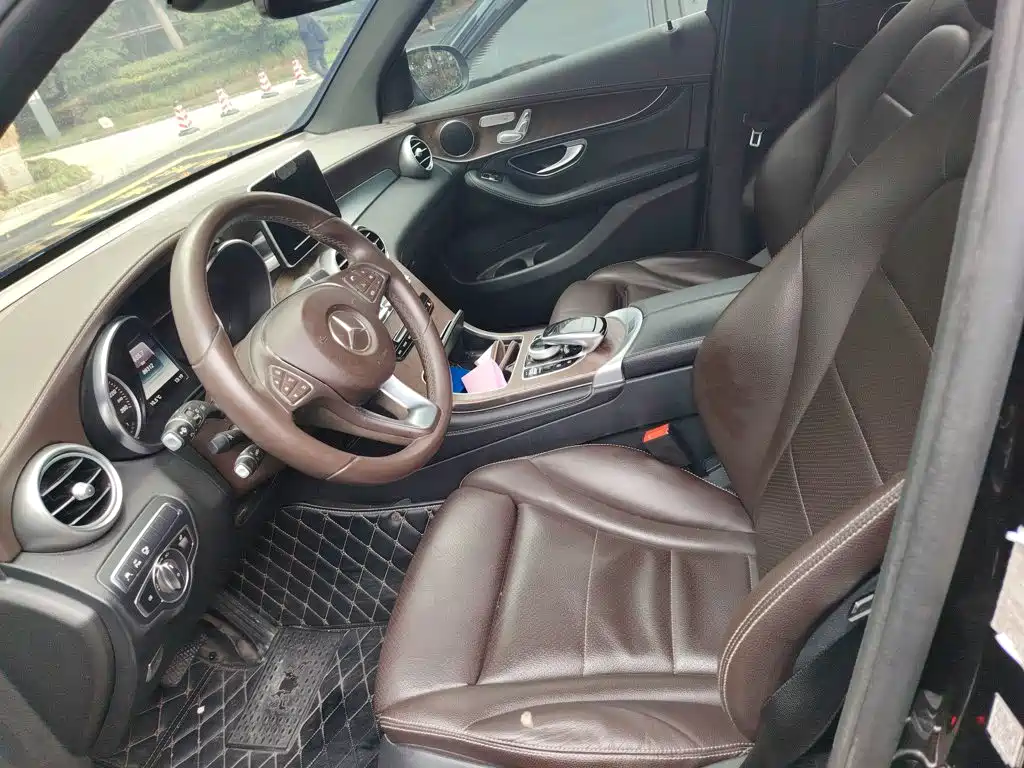 Mercedes-Benz GLC 2018 GLC 300 4MATIC