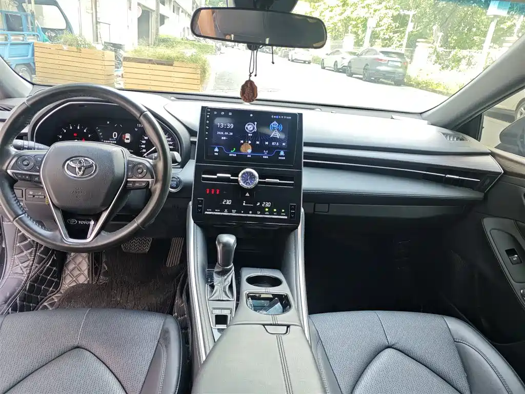 Toyota Avalon — миниатюра 7